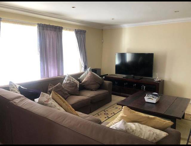 4 BEDROOM HOUSE FOR SALE IN PRESIDENT PARK